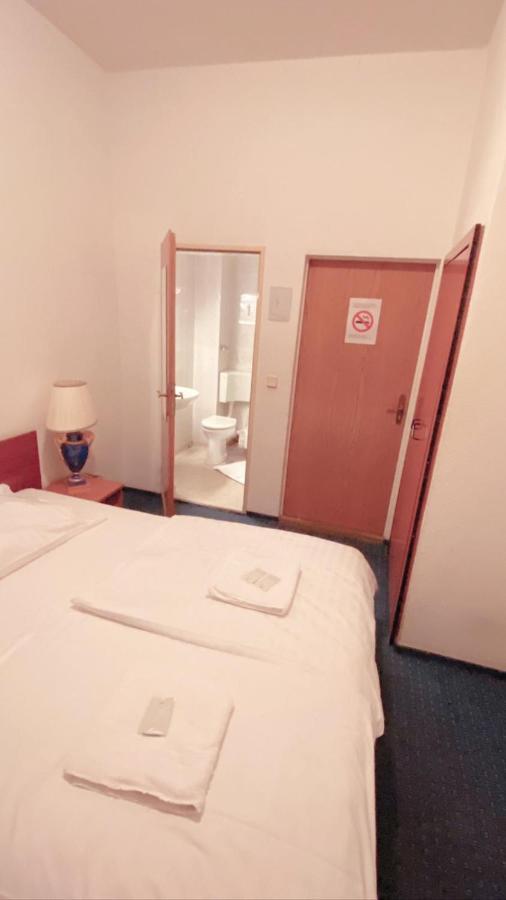 Maerkischer Hof Hotel Berlin Exterior photo